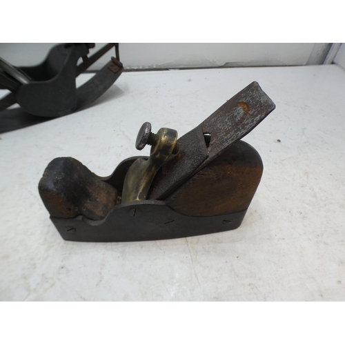 2198 - 5 vintage wood planes - Record No 113 compass plane, Marples Chariot plane, Stanley No 60½, Bull Nos... 