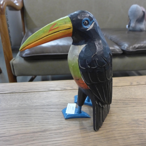 1307 - A wooden decorative toucan, H 21cms (COLL0912)   #