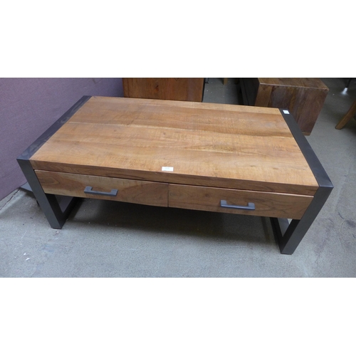 1618 - A Fire 2.0 coffee table