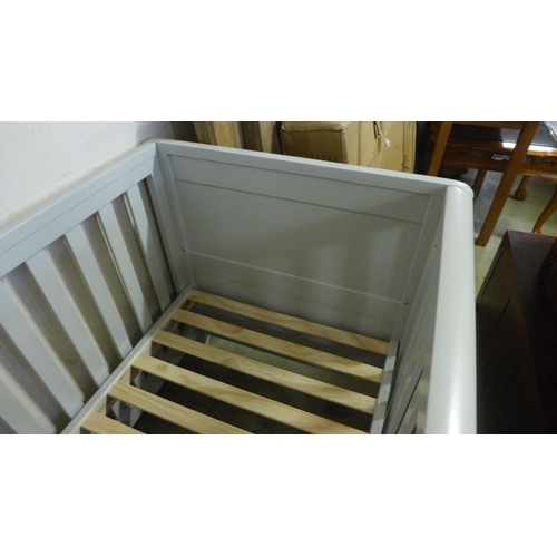 1653 - A grey painted cot bed