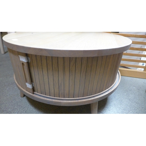 1746 - A Tambour Holcot circular coffee table - split top