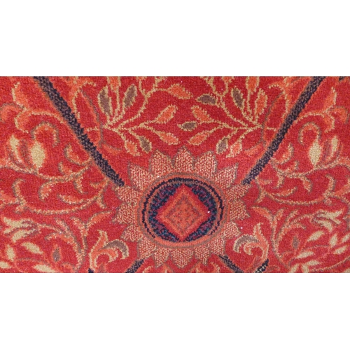 1616b - A large rug, approximately 300x400cm