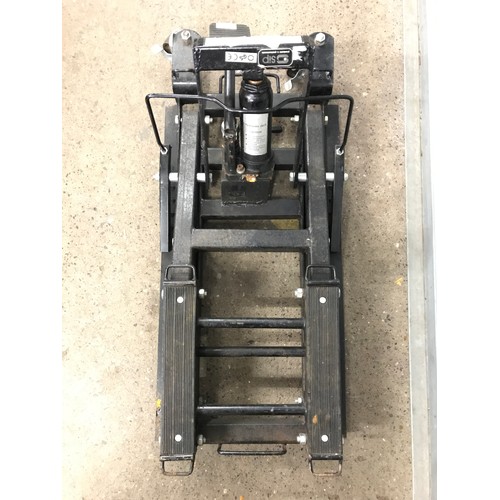 2162 - 1.5 ton heavy duty Motorbike jack