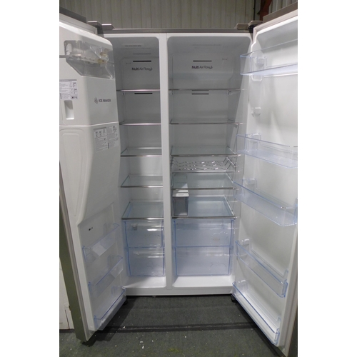 3056 - Hisense Side-By-Side Stainless Steel Fridge Freezer (Model: RS694N4TZF) (4110-26)   Original RRP £70... 