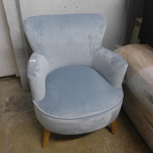 1568 - A Charleston sky blue velvet small armchair