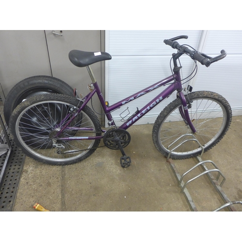 2314 - Raleigh Max purple lady's MTB