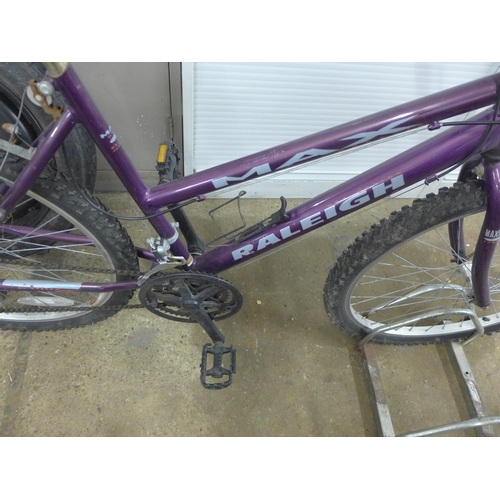 2314 - Raleigh Max purple lady's MTB