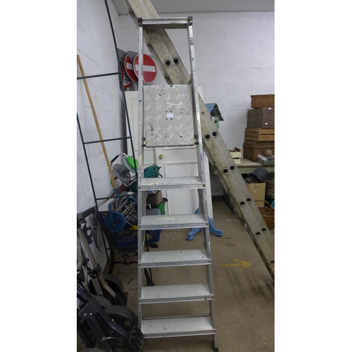 2337 - 13 Rung double aluminium ladder & 6-step aluminium stepladder