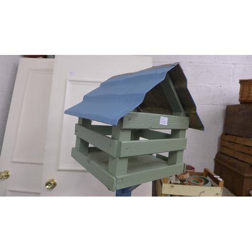 2338 - Painted wood bird table on 5ft stand