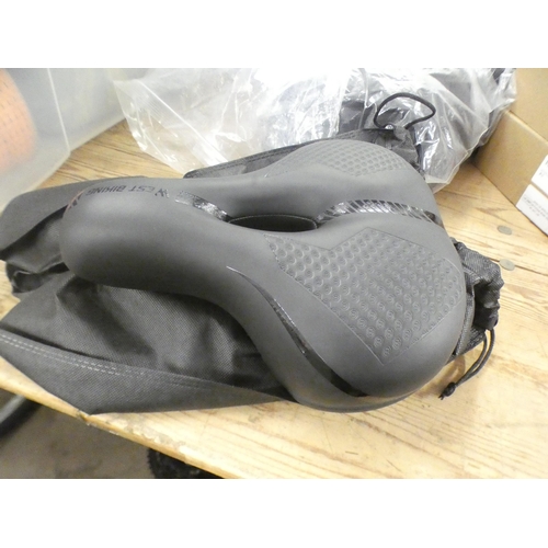 2099 - 3 Ergonomic bike saddles with shockproof mount and cushion padding - sealed