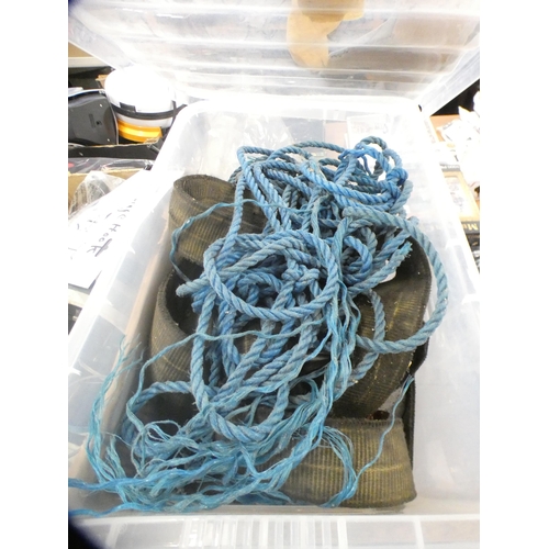 2101 - Approx. 10 heavy duty industrial lorry straps, lugs and ropes