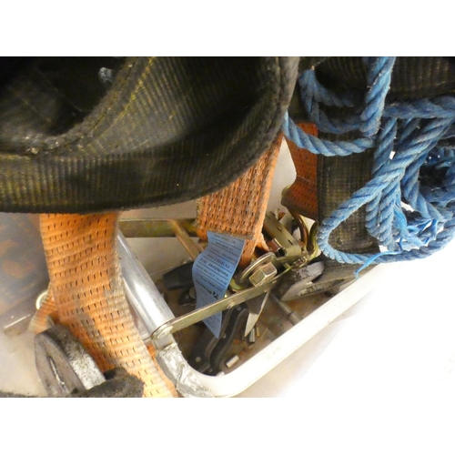 2101 - Approx. 10 heavy duty industrial lorry straps, lugs and ropes