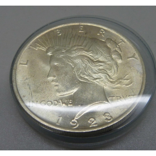 1033 - A USA Peace one dollar coin, 1923