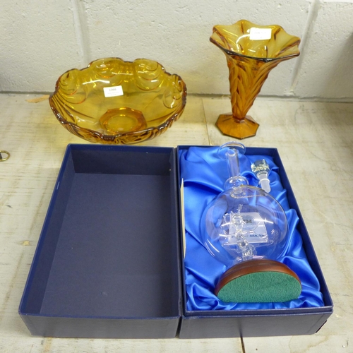 1066 - An amber coloured glass bowl and vase, and a Dunelm glass sculpture, boxed **PLEASE NOTE THIS LOT IS... 