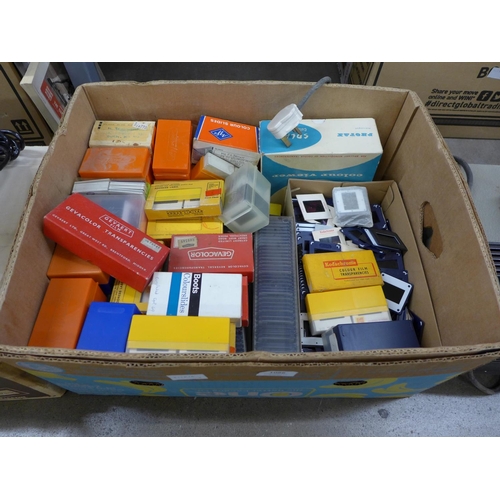 1086 - A large quantity of photo slides and three slide projectors **PLEASE NOTE THIS LOT IS NOT ELIGIBLE F... 