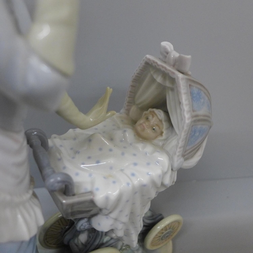 620 - A large Lladro figure, Baby's Outing, L24 impressed mark, 32.5cm