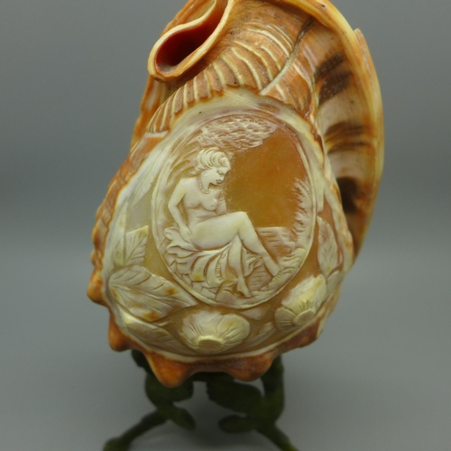 661 - A carved cameo shell