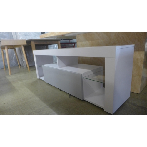 1663 - A white and grey tv unit