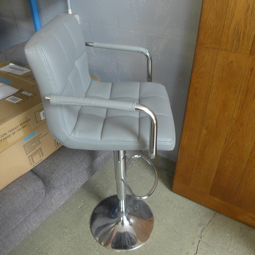 1670 - A grey leather and chrome bar stool