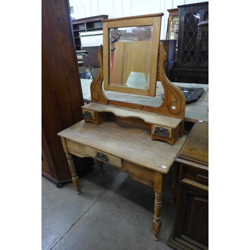 151 - A Victorian pine dressing table