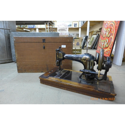 297 - A Singer sewing machine