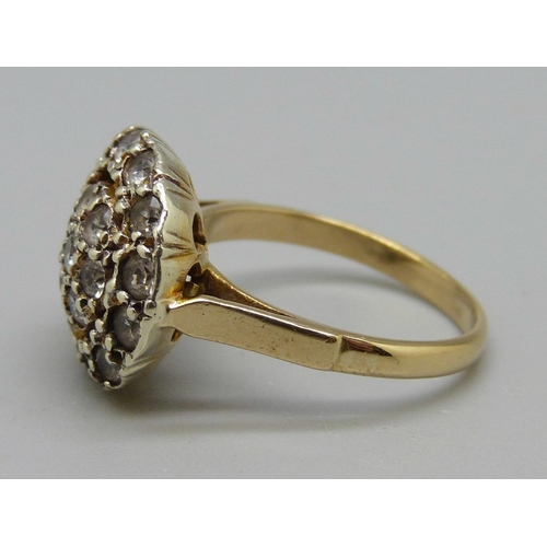 1016 - A vintage 9ct gold paste set cluster ring, 4.2g, M