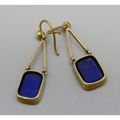 1024 - A pair of yellow metal lapis lazuli earrings