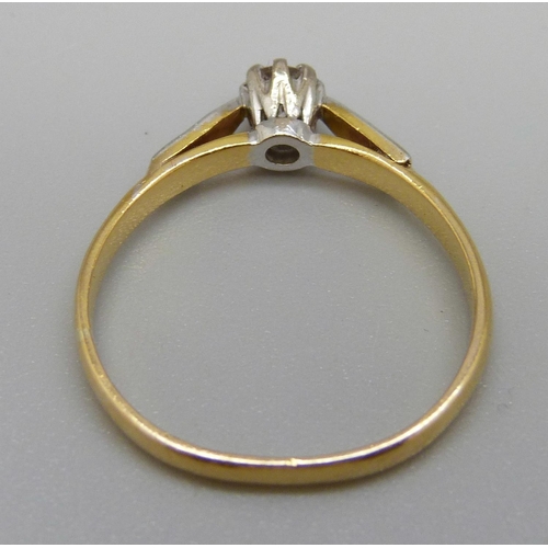 1032 - An 18ct gold vintage diamond solitaire with diamond shoulders, 2.7g, Q