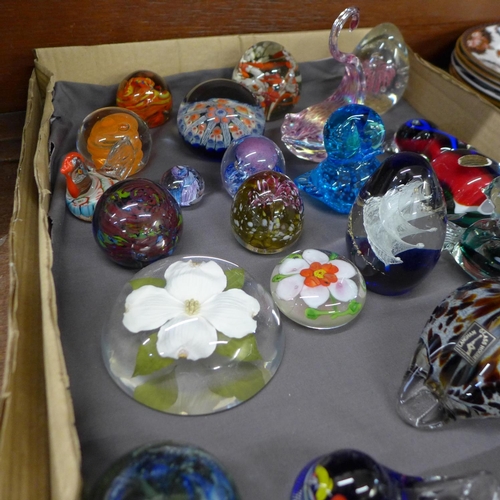 693 - Twenty glass paperweights including Murano