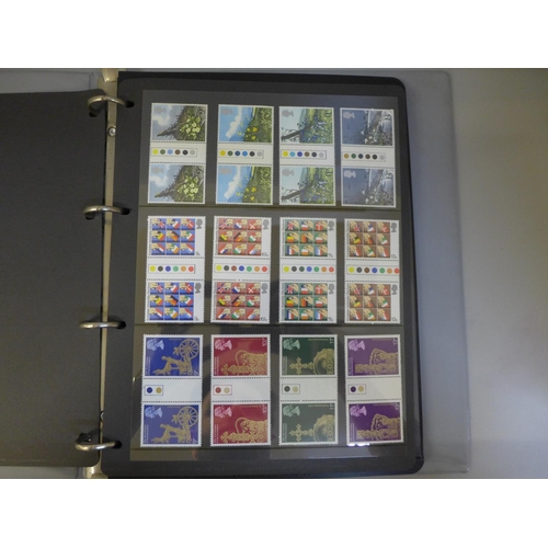 700 - Stamps - GB  Gutter panel (including traffic light) - loose stamps and on fdc's, face alone exceeds ... 