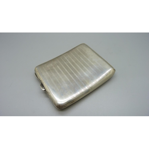 842 - A silver cigarette case, 133g