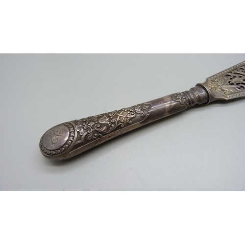 844 - A silver fish knife, 146g