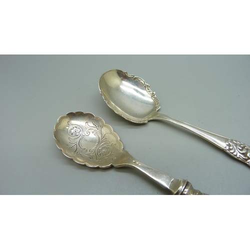 853 - Two silver spoons, one with mother of pearl handle (Sheffield 1902, Thomas Leveley) and one other (B... 