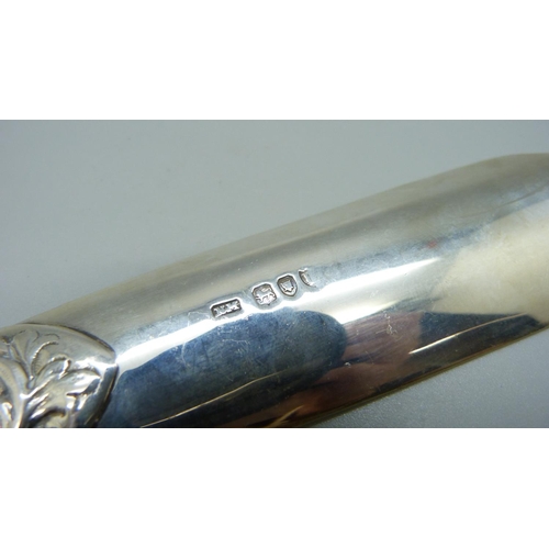 858 - A silver shoe horn, 70g