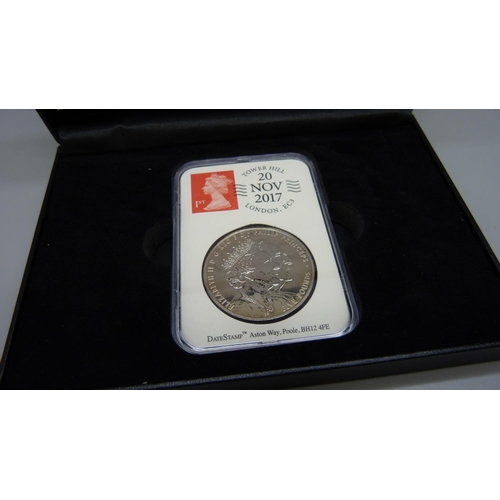 865 - A 1947-2017 Platinum Wedding DateStamp Issue £5 coin, cased with certificate