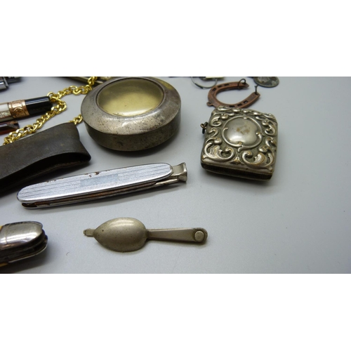 870 - Assorted items including a lighter, a pocket watch, watch movement, pen, cigarette case, etc.