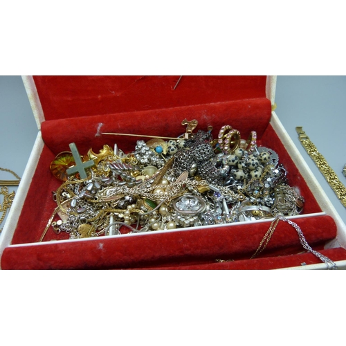 884 - A box of costume jewellery