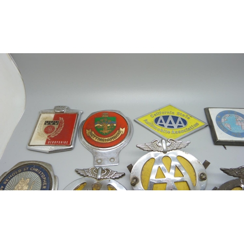 895 - A collection of motoring badges, RAOB, AA, IPA, Rotary International, etc.