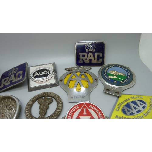 897 - A collection of motoring badges, RAC, Audi, Cov Rad Motor Club, AA, Notts & District Motor Cycle Clu... 