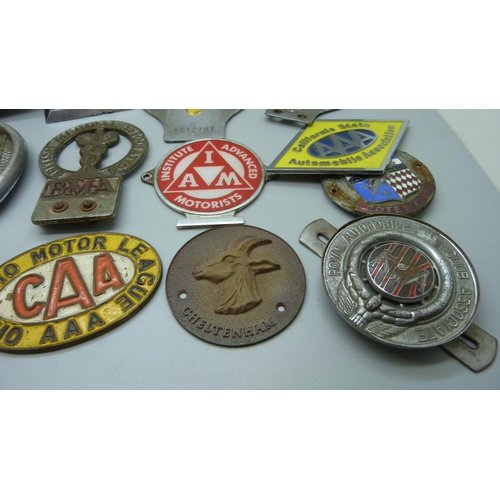 897 - A collection of motoring badges, RAC, Audi, Cov Rad Motor Club, AA, Notts & District Motor Cycle Clu... 