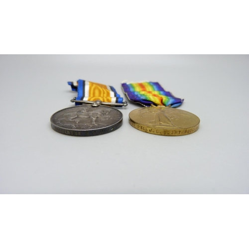 912 - A pair of WWI medals to J-2833 Pte. J.B. Weintroub R. Fus.