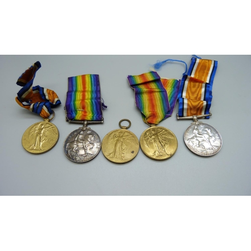 925 - Five WWI medals to; 60843 GJ Owen Welsh R, WT4-037171 Pte. WJ Jones, Victory medals to 59886 Pte. J ... 