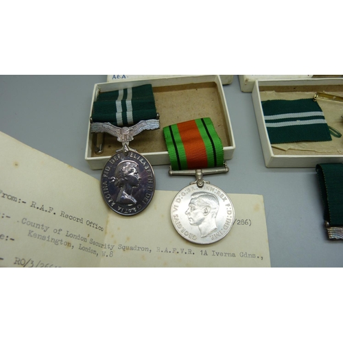 939 - An unusual pair of Air Efficiency Award medals to 2651058 Sgt. GWG Sibley RAF VR and 2664212 Cpl JG ... 