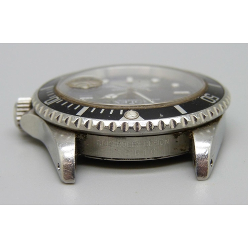 942 - A Rolex Oyster Perpetual Submariner wristwatch, stainless steel case and bracelet strap, dial marked... 