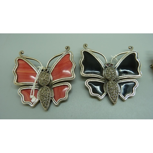 962 - Four large silver butterfly brooches, agate, mother of pearl, carnelian and onyx