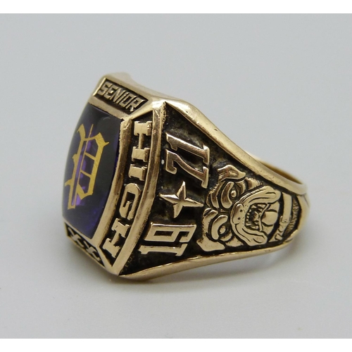 998 - A 1970's American 10K gold Pasco High graduation ring 17.8g, W