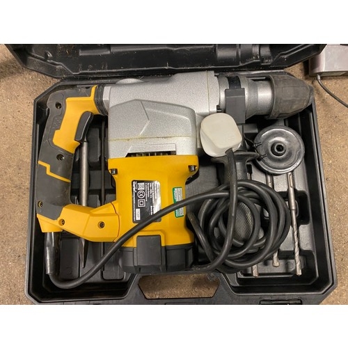 2034 - Clarke Contractor CON1500HD SDS 500w 6-function rotary hammer drill & chisel