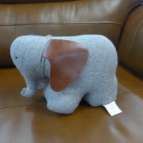 1327 - An Ethan elephant doorstop (505631592698110)   *