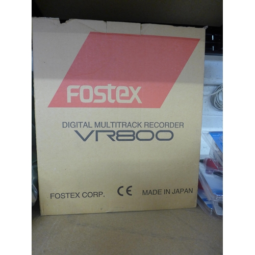 2250 - Fostex digital multi-track recorder VR800 - boxed