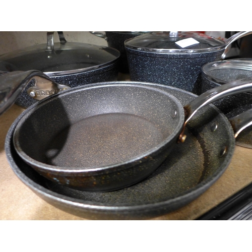 3159 - The Rock Cookware, Original RRP  £106.99 + vat  (250A -73)  * This lot is subject to vat